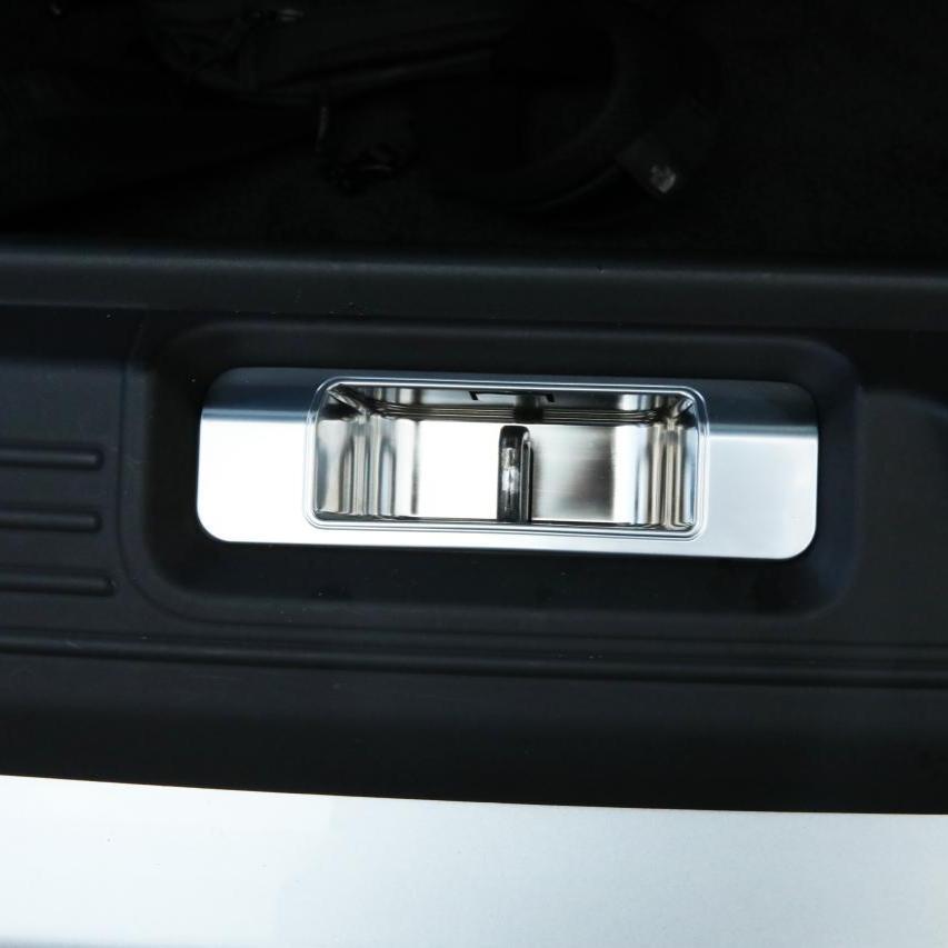For Range Rover Vogue & Range Rover Sport Matte Chrome Boot Lock Cover | Van-X