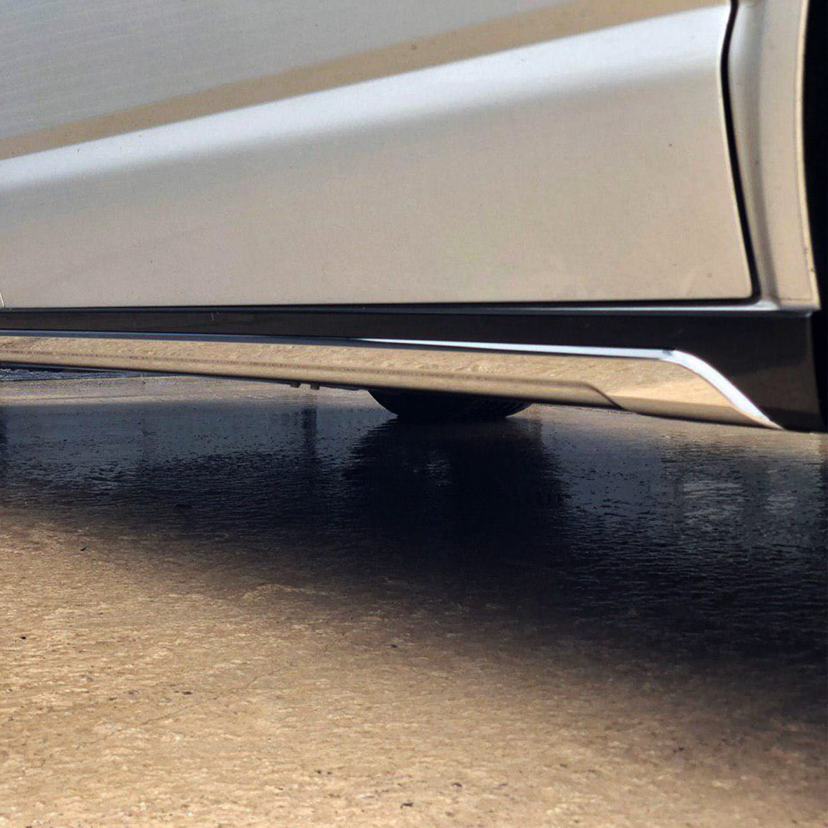For VW T6 SWB Side Skirts Deep Black Plastic Painted and Ready to Fit (B-Grade)