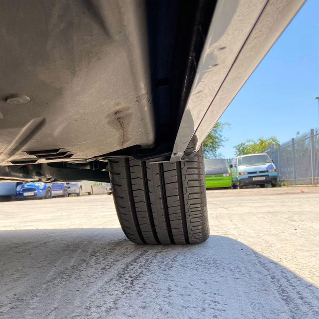 For VW T5, T5.1 SWB Side Skirts Reflex Silver Plastic Painted and Ready to Fit (B-Grade)