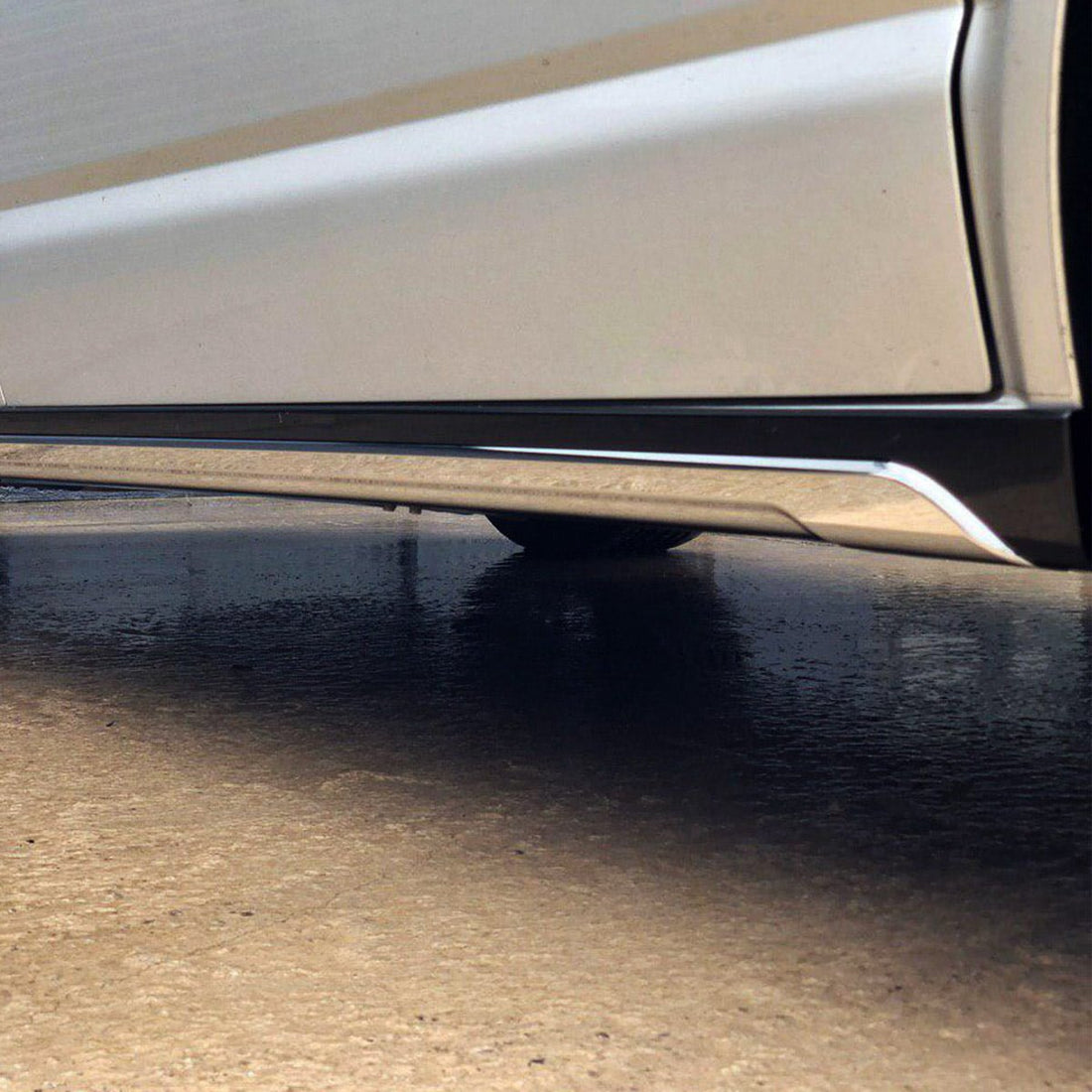 For VW T5, T5.1 SWB Side Skirts Deep Black Plastic Painted and Ready to Fit