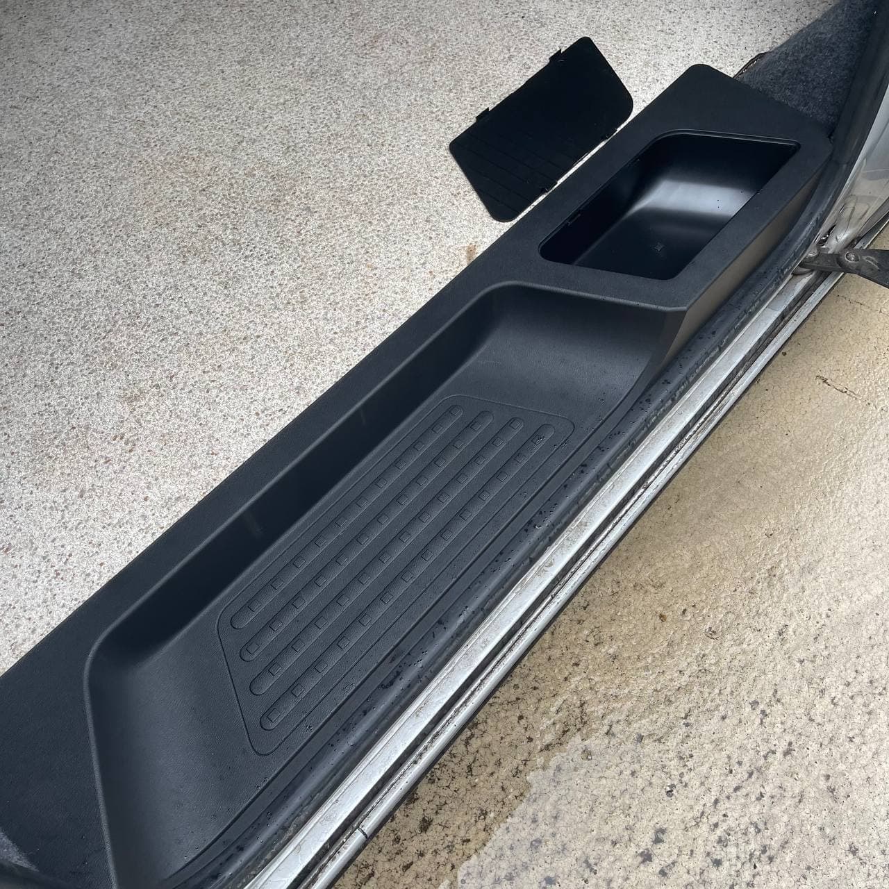 For VW Transporter T5/T5.1 Side Step V3 – 17mm Deep with Storage Compartment | Van-X