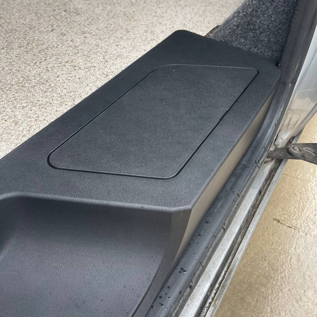 For VW Transporter T5/T5.1 Side Step V3 – 17mm Deep with Storage Compartment | Van-X