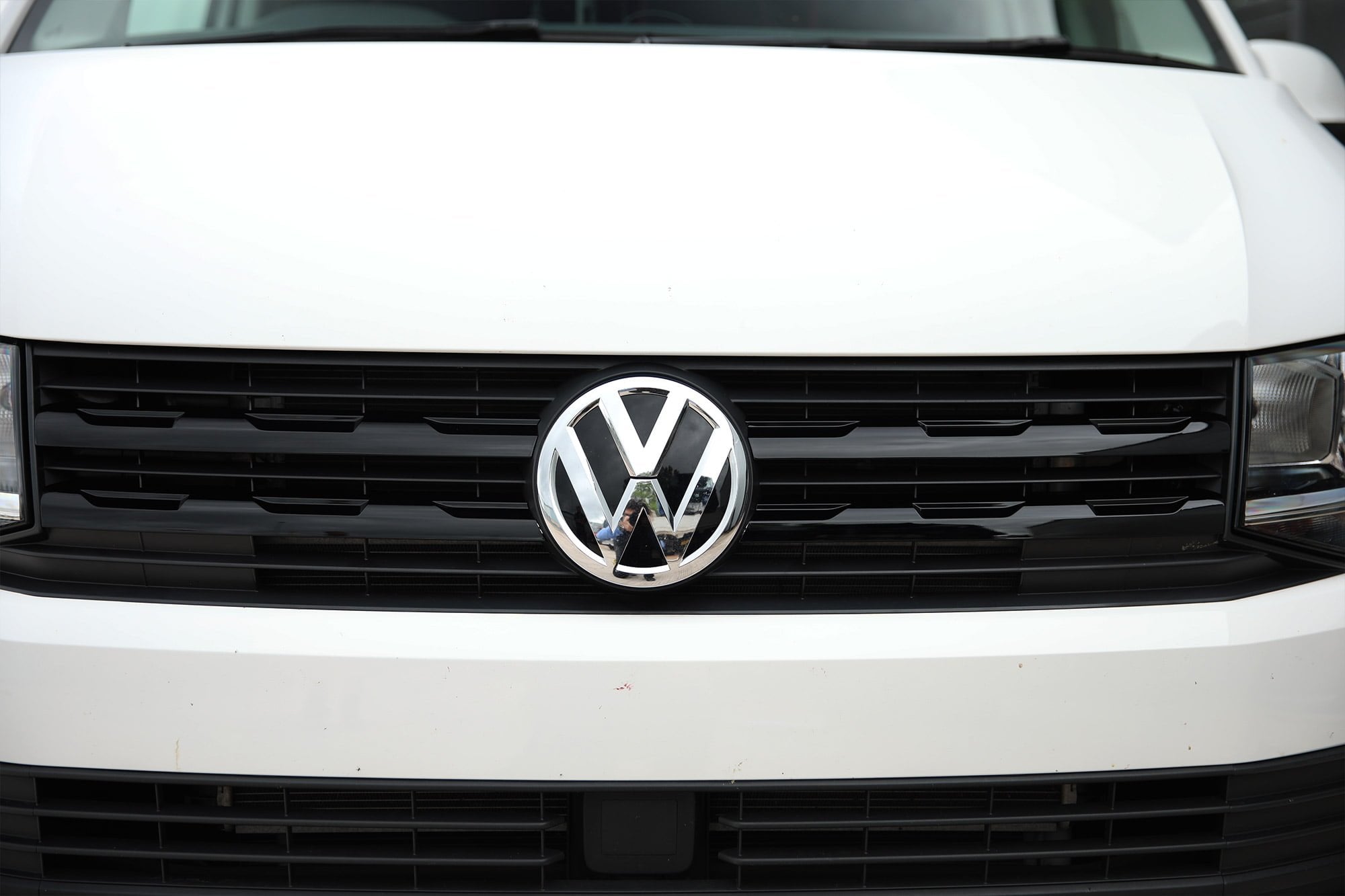 For VW T6 Transporter R-Line Front Grille Trim Kit | Gloss Black | Van-X