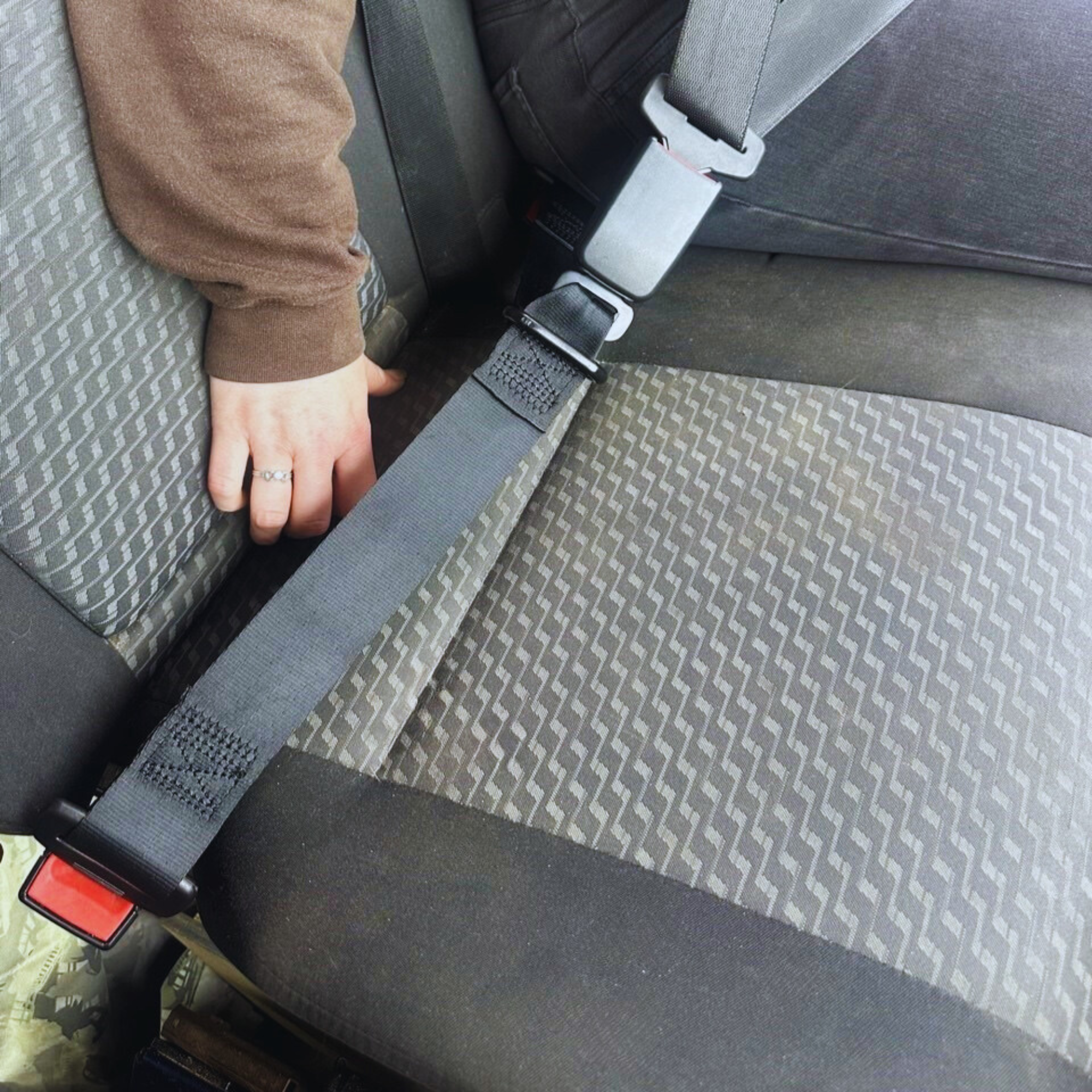 For VW T6 Transporter Seat Belt Extender – Double Middle Seat Passenger | Van-X
