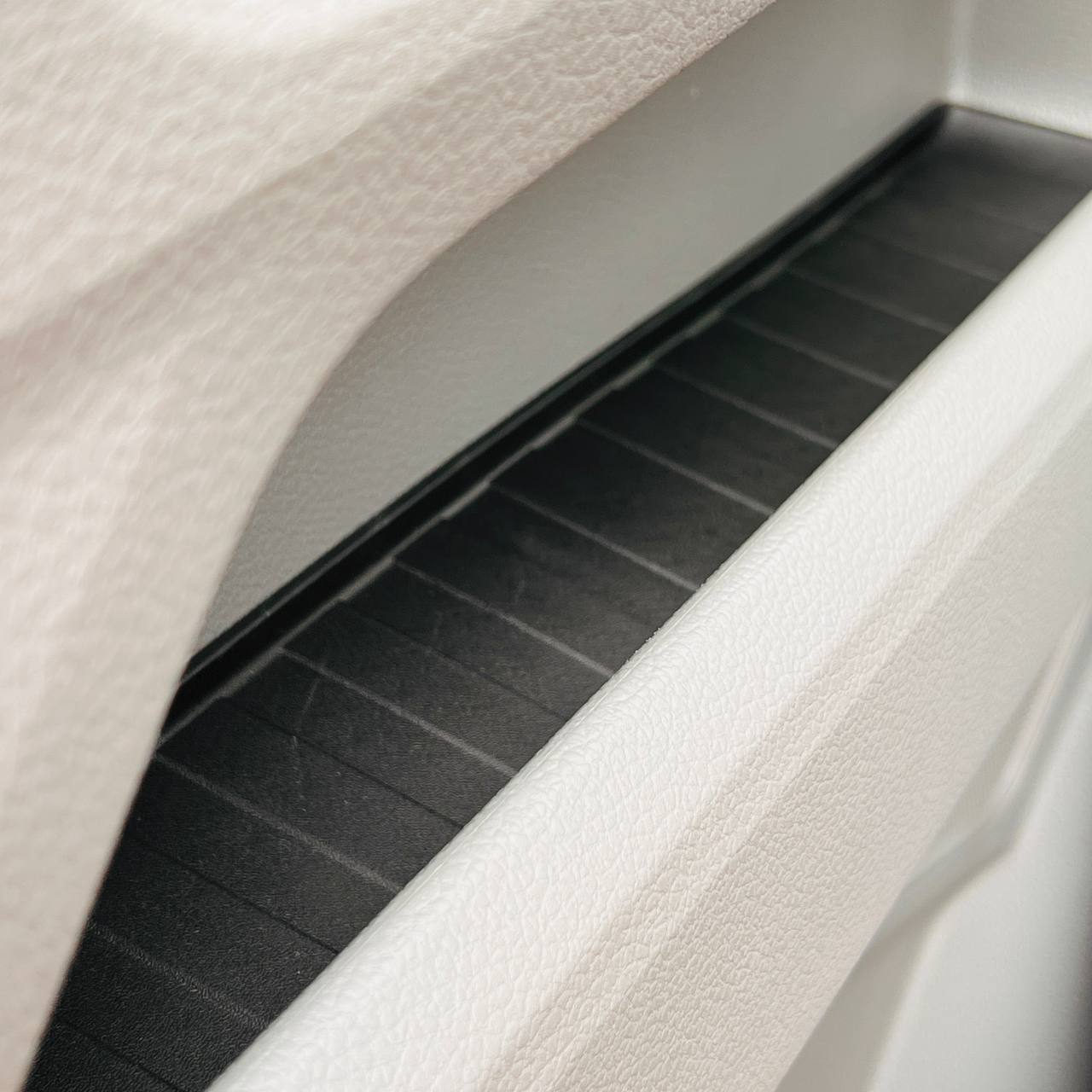 For VW Crafter New Shape Rubber Door Liner Pocket Inserts Black
