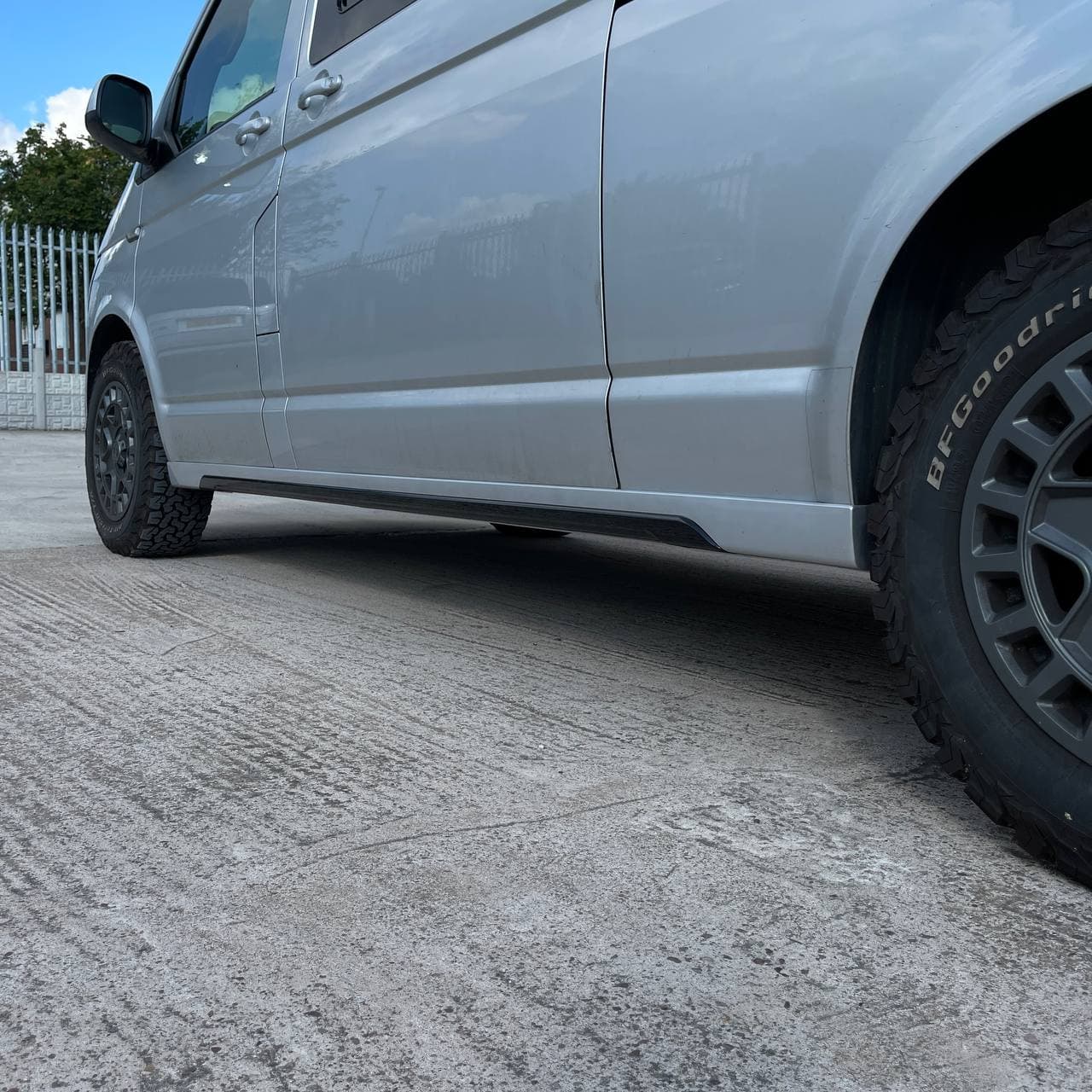 For VW T6 Transporter LWB Side skirts Painted Ready in  Reflex Silver, Painted and Ready to Fit ABS plastic