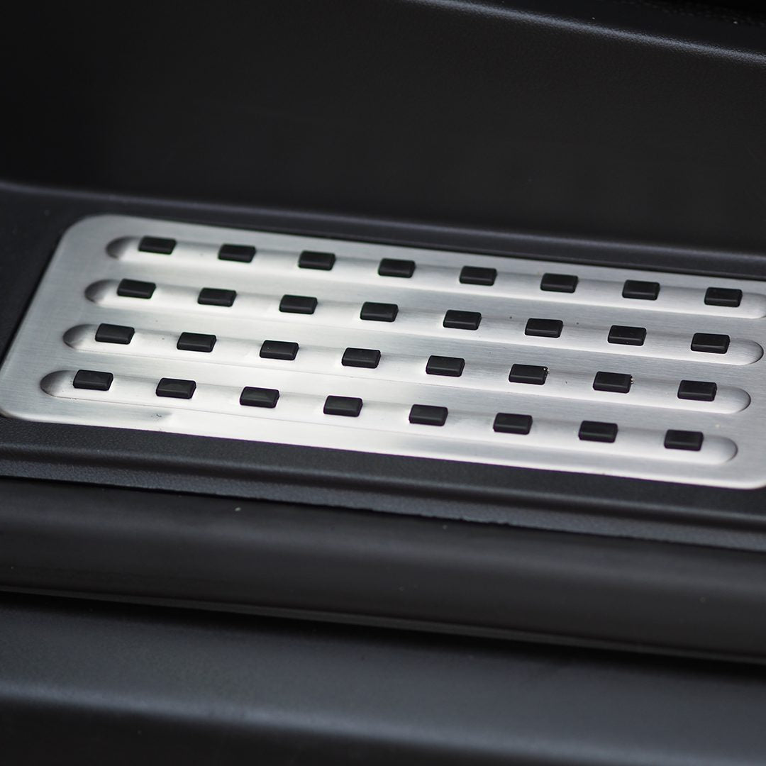 For VW T5/T5.1 Caravelle Style Full Step (Set of 4) with Transporter LED Logo Lights | Van-X