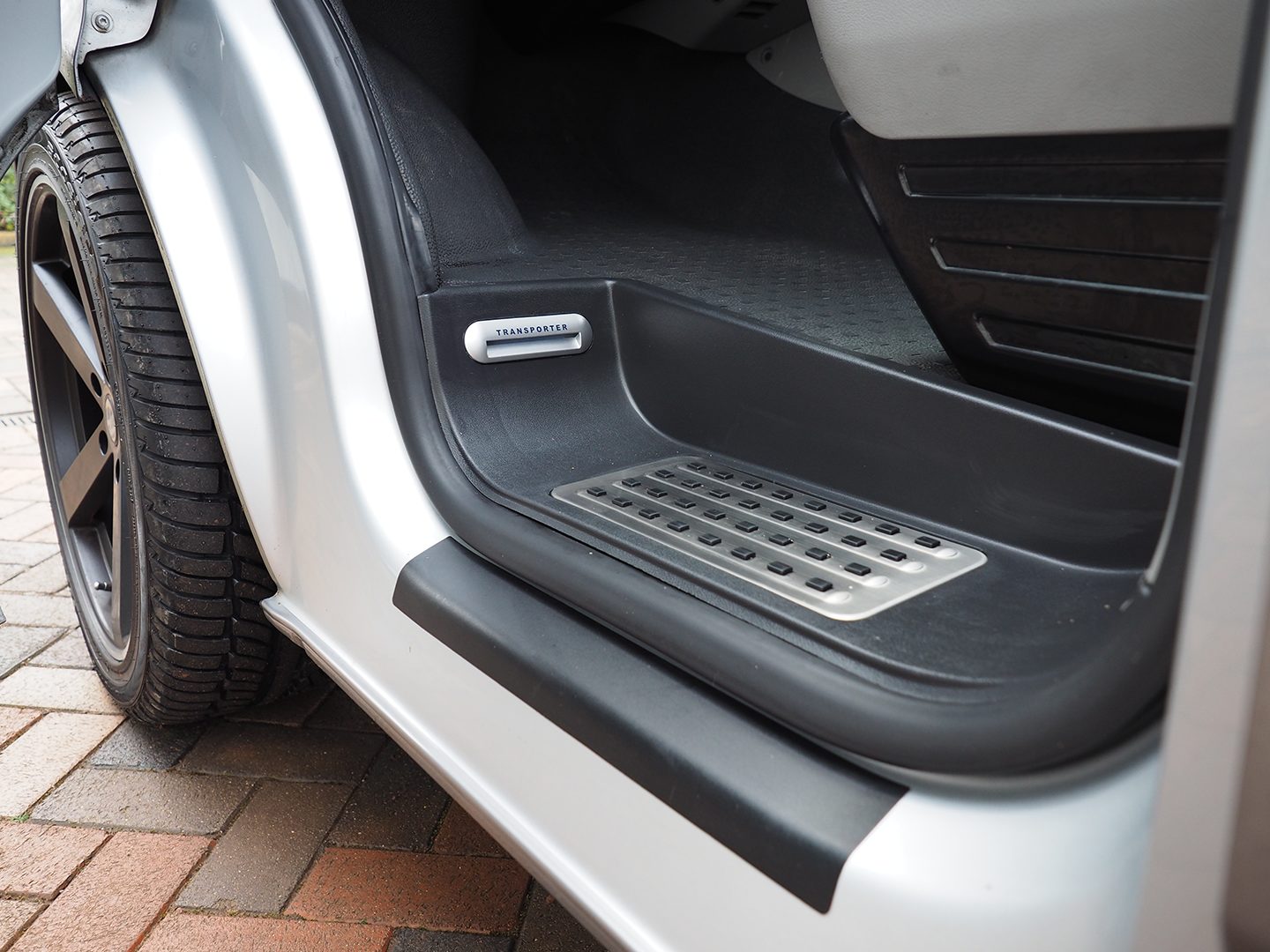 For VW T6 Caravelle Style full Step Set Inc Driver, Passenger and Side Sliding Door Perfect For Campervan Conversion ( B-grade)