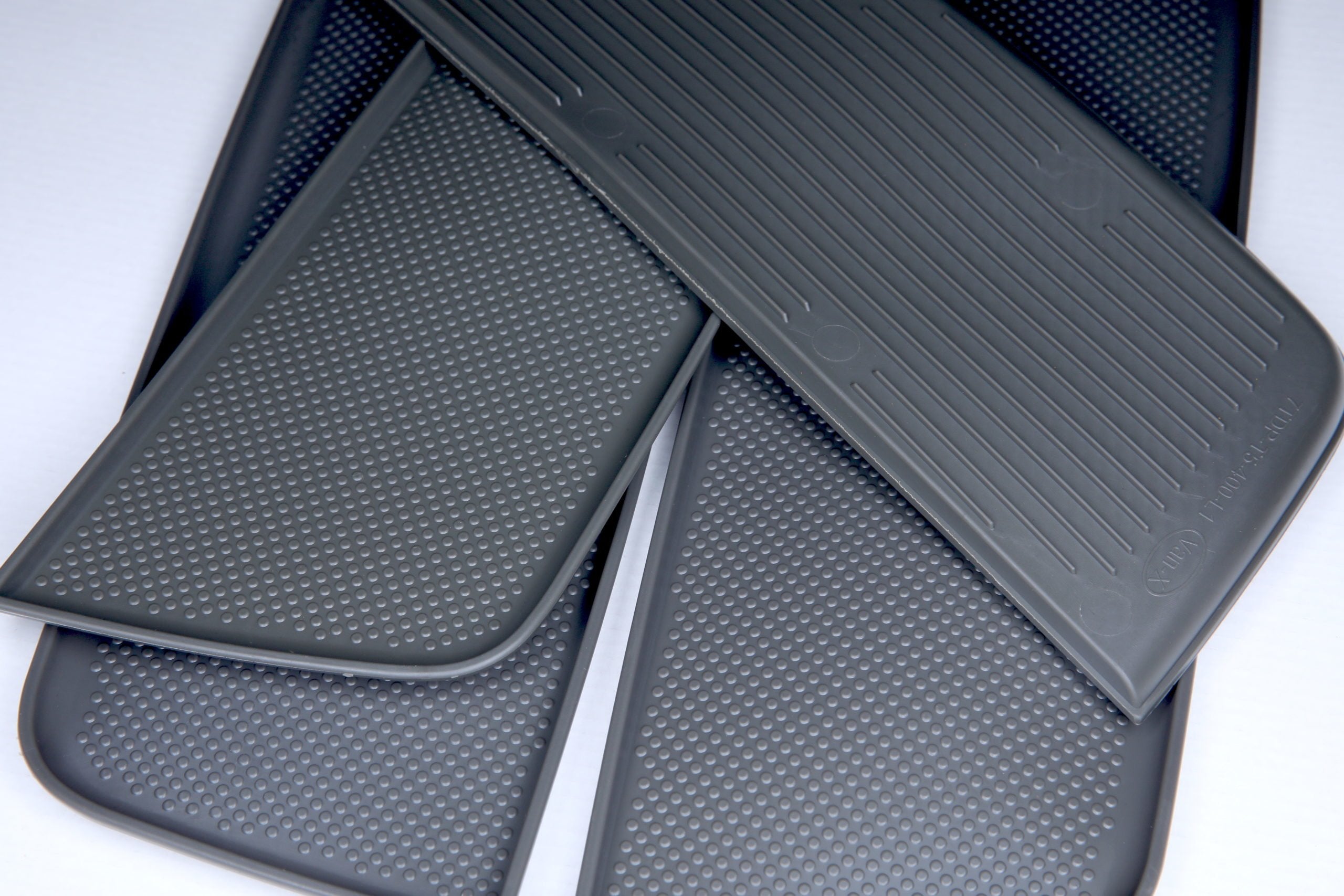 For VW T5/T5.1 Dark Grey Rubber Door Pocket Inserts for Driver & Double Passenger Doors – Van-X