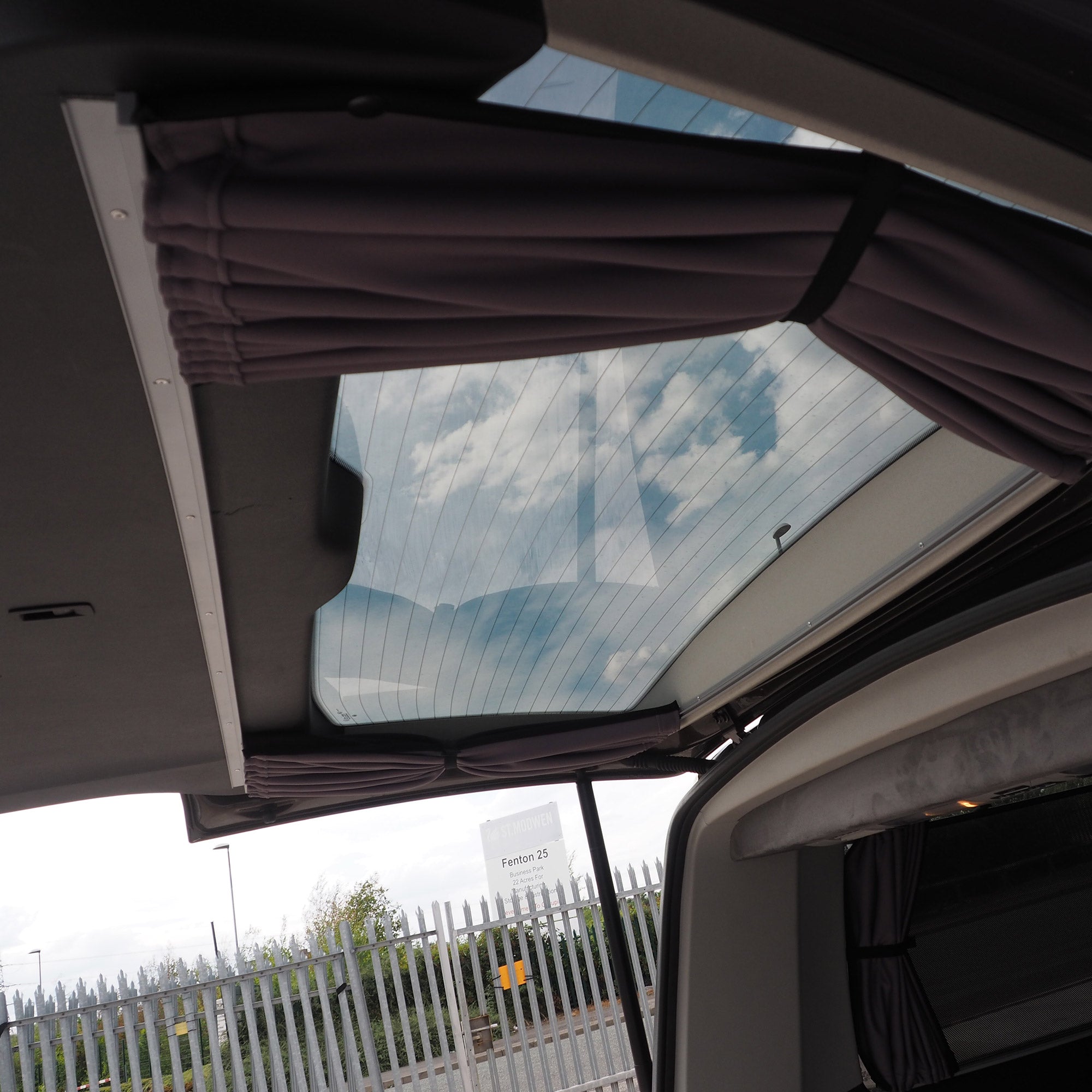 For VW T4 Caravelle/Shuttle Premium 1 x Tailgate Window Curtain with rails Van-X