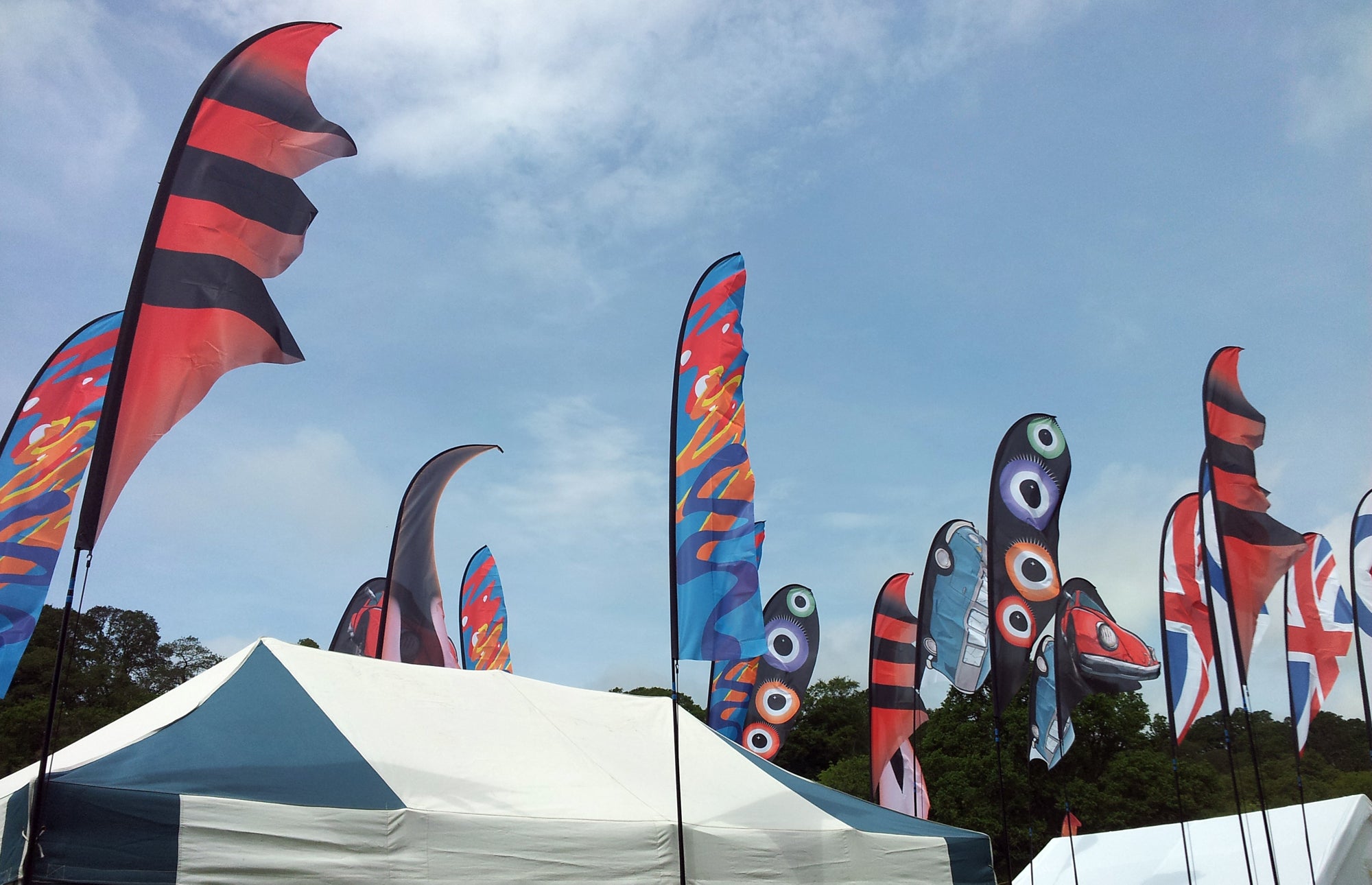 Custom made feather flags swoopers in many shapes and sizes – Flagseller